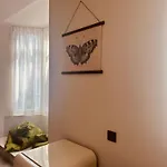 Christina's 1 Bed-first Floor 4 Min From