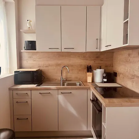 Christina's 1 Bed-first Floor 4 Min From * Ostende