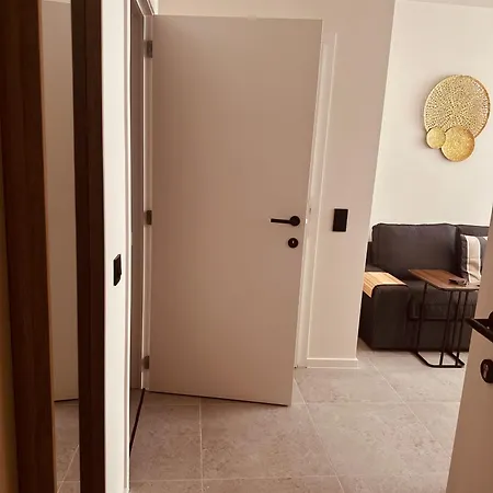 Christina's 1 Bed-first Floor 4 Min From * Ostend
